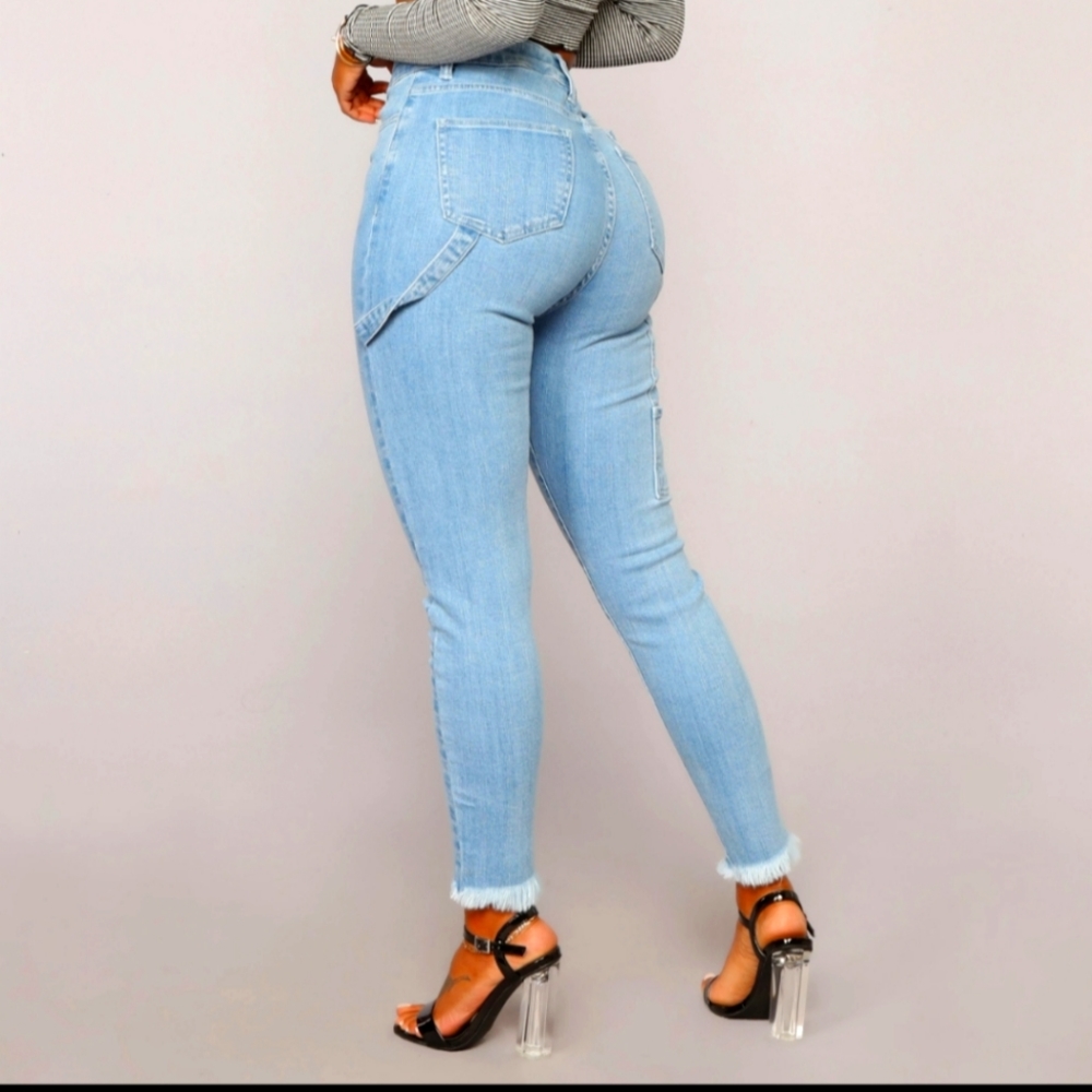 Light Wash Ankle Jeans